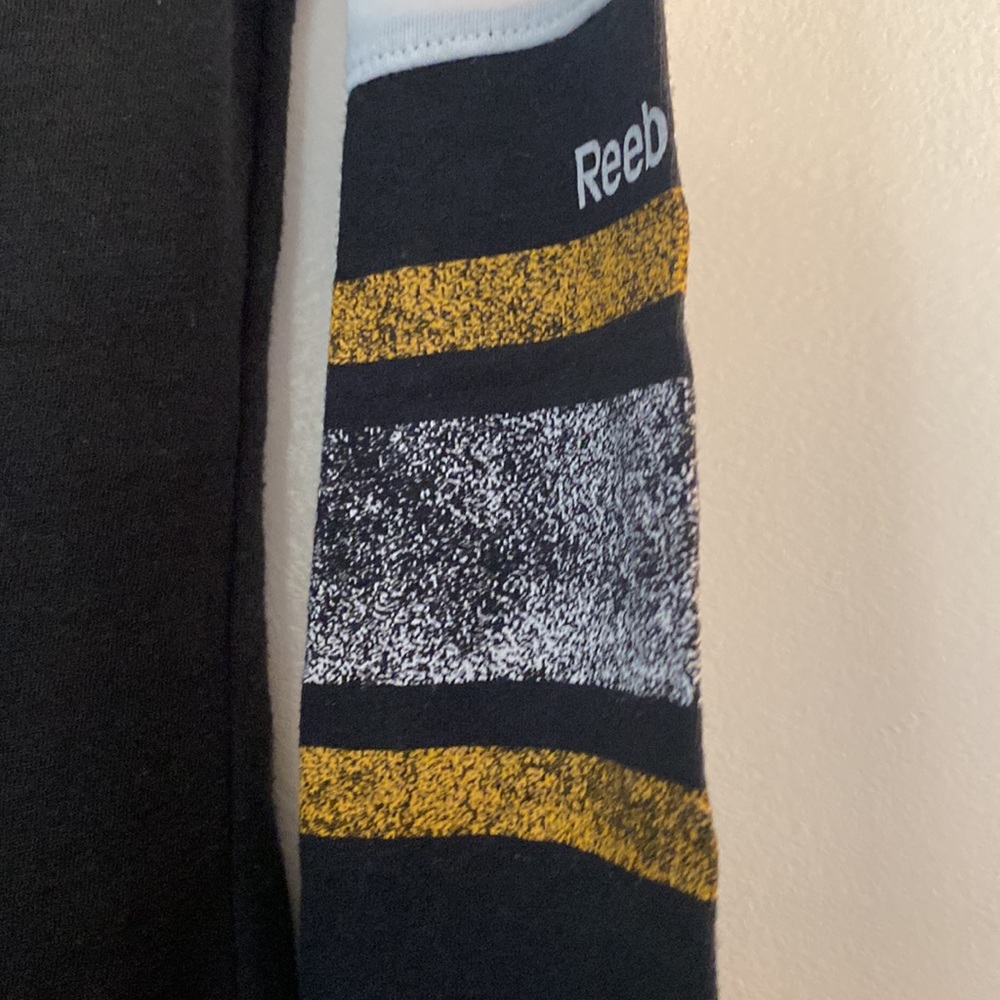 Long Sleeve Distressed Bruins Logo Medium - Picture 3 of 5